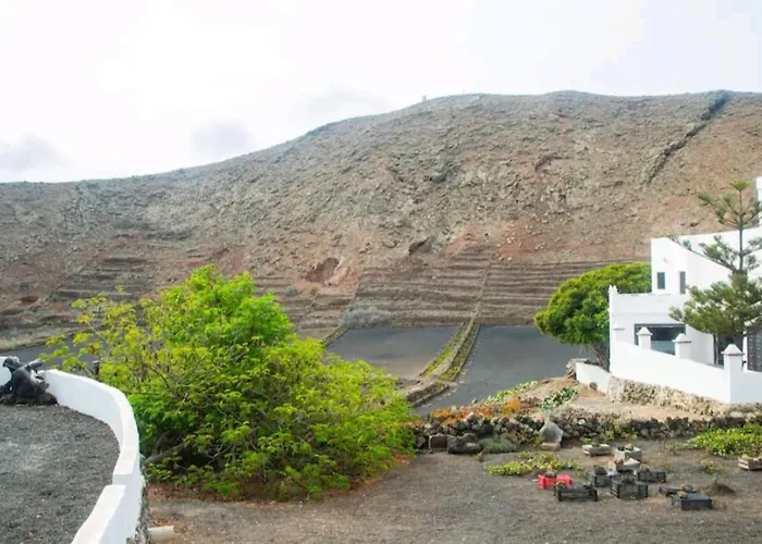 Yeyo En El Crater Del Volcan * Tinguaton